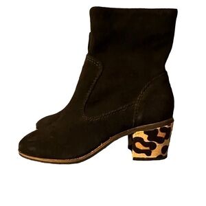 Crevo Jade leopard ankle boots, size 6.5